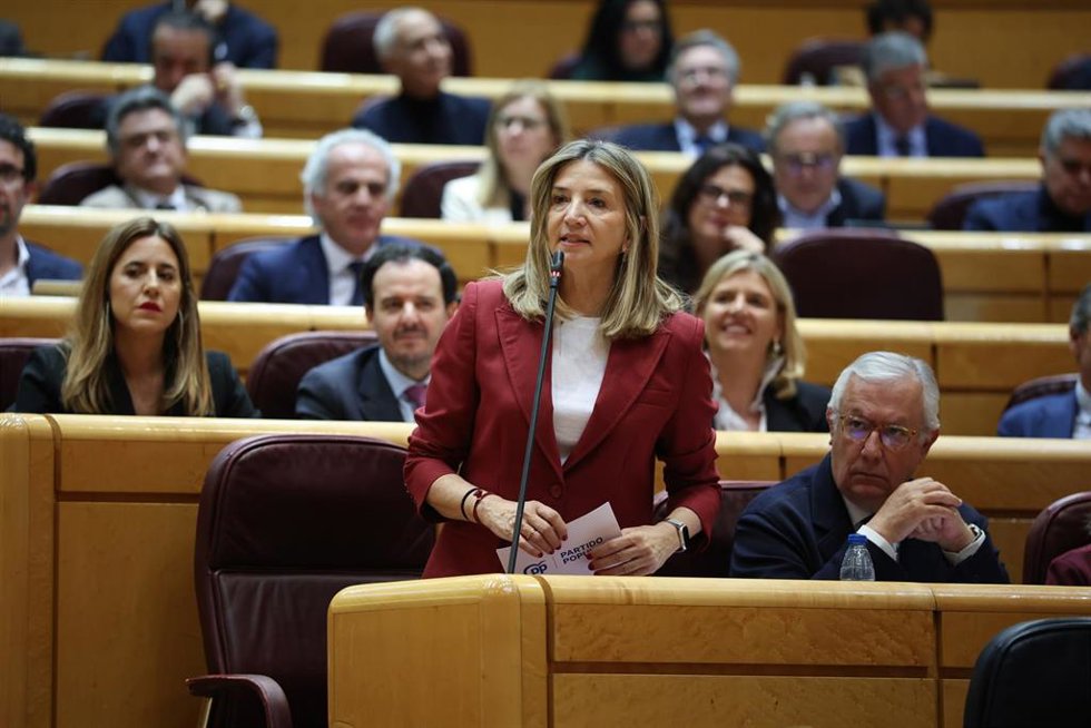 La portavoz del PP en el Senado, Alicia García, interviene durante una sesión plenaria en el Senado, a 17 de marzo de 2026, en Madrid (España).