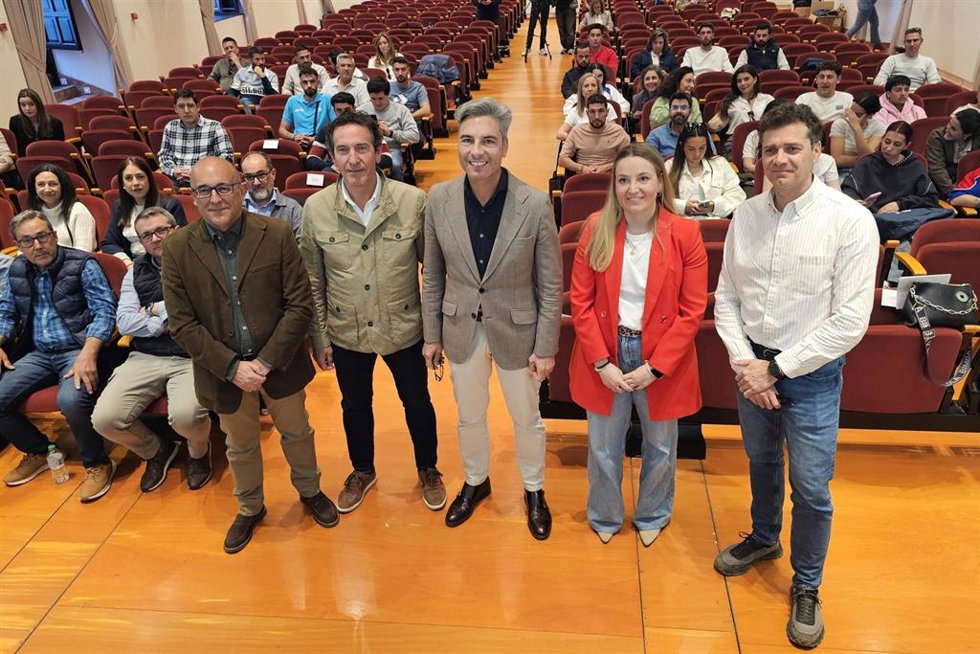 Autoridades en la comienzo de las jornadas.