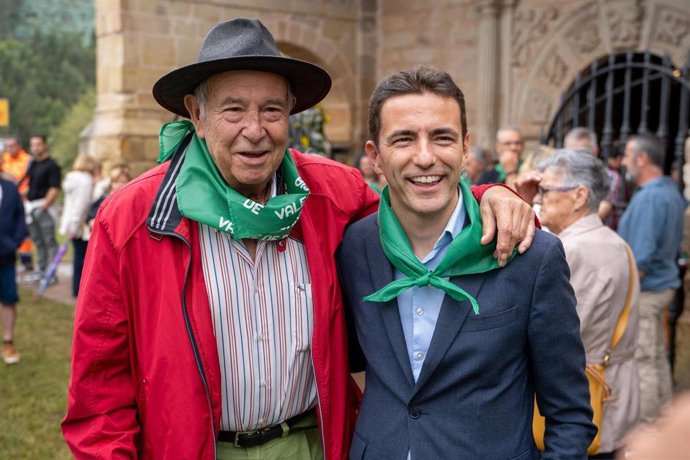 Antonio Arce Vela junto a Pedro Casares