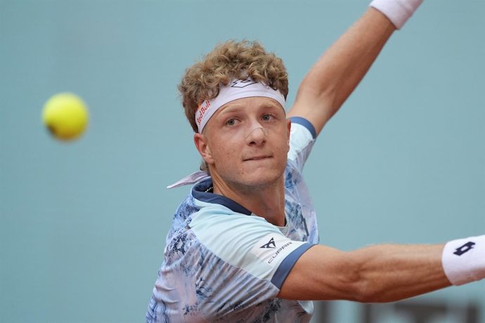 Archivo - Martin Landaluce of Spain in action against Cameron Norrie of Great Britain during the Mutua Madrid Open 2025, ATP Masters 1000 and WTA 1000 tennis tournament, celebrated at Caja Magica on April 24, 2025 in Madrid, Spain.