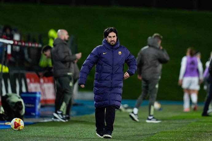 Archivo - Pere Romeu, head coach of FC Barcelona, looks on during the Spanish Women Cup, Copa de la Reina, Quarterfinal match between Real Madrid and FC Barcelona at Alfredo Di Stefano stadium on February 05, 2026, in Madrid, Spain.