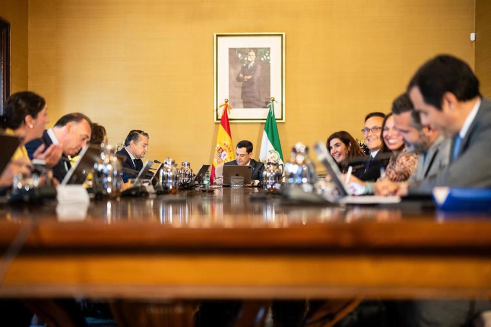 Archivo - Reunión del Consejo de Gobierno andaluz presidido por Juanma Moreno. (Foto de archivo).