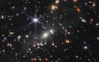 Archivo - HANDOUT - 12 July 2022, ---, -: An image provided by NASA on 12 July 2022 shows the galaxy cluster SMACS 0723, captured by James Webb Space Telescope. The first image from NASA's new space telescope shows the deepest and sharpest image of the di
