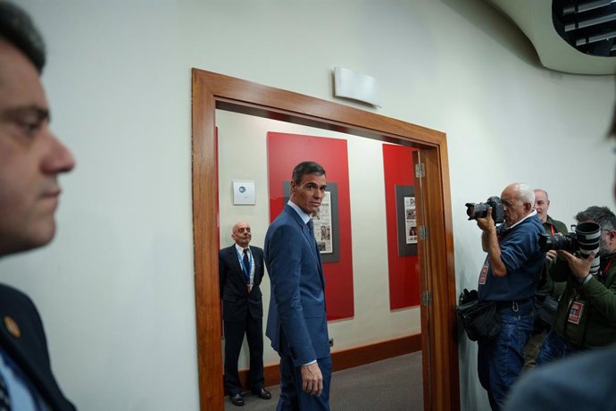 El presidente del Gobierno, Pedro Sánchez, durante una rueda de prensa posterior al Consejo de Ministros extraordinario, en el Palacio de la Moncloa, a 20 de marzo de 2026, en Madrid (España). Sánchez ha informado del plan integral de respuesta a las cons