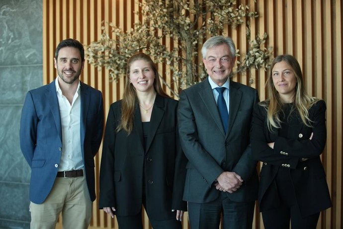 El equipo de Lexroom.