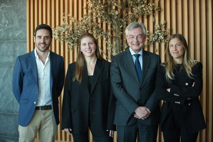 El equipo de Lexroom.