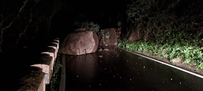 'Therese' deja casi 600 incidencias y sin luz a unas 2.500 personas al norte de Tenerife la pasada madrugada