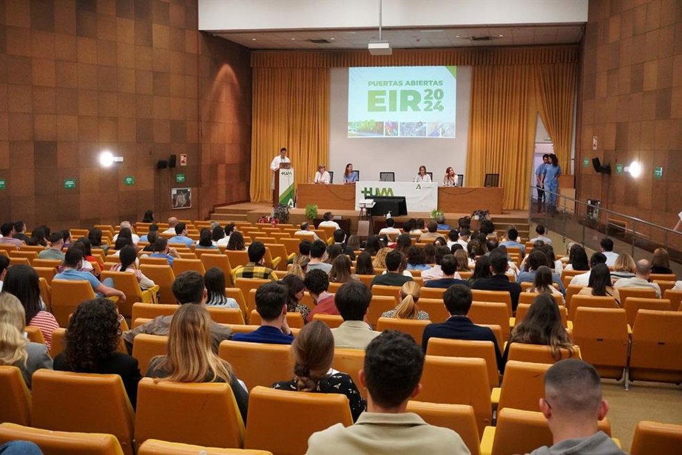 Jornada de puertas abiertas para residentes del Hospital Virgen Macarena de Sevilla.