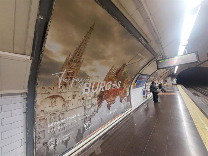 Cartel promocional de la Semana Santa de Burgos en Metro de Madrid.