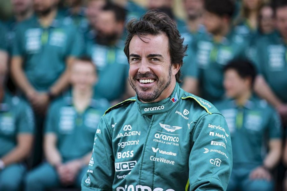Archivo - El piloto español de F1 Fernando Alonso (Aston Martin), en el GP de Abu Dabi 2025.