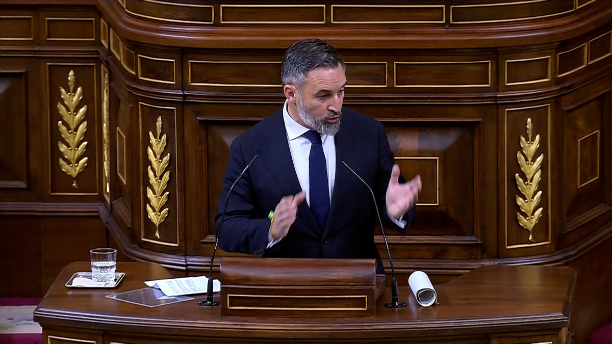 Abascal dice que a Sánchez le gusta la guerra para "hacer caja con sus socios"