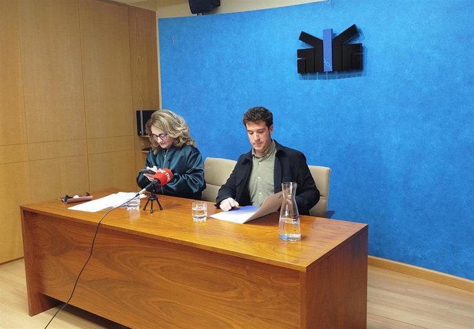 El presidente de la FNMC, Xabier Alcuaz, y Susana Castanera, miembro de la Ejecutiva de la Federación y del Grupo Motor contra la despoblación