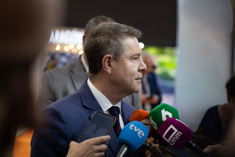 l presidente de Castilla-La Mancha, Emiliano García-Page, visita la feria de alimentación Alimentaria.