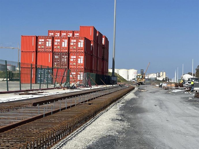Obras de ampliación de la terminal ferroviaria del Muelle Sur del Puerto de Huelva.