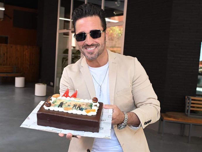 El cantante David Bustamante celebra su 44  cumpleaños en la presentación de su colaboración con TaxDown