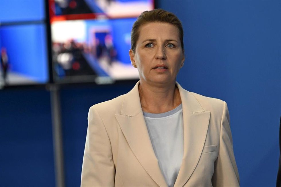 Archivo - La primera ministra de Dinamarca, Mette Frederiksen, a su llegada a la cumbre de la OTAN en La Haya. 