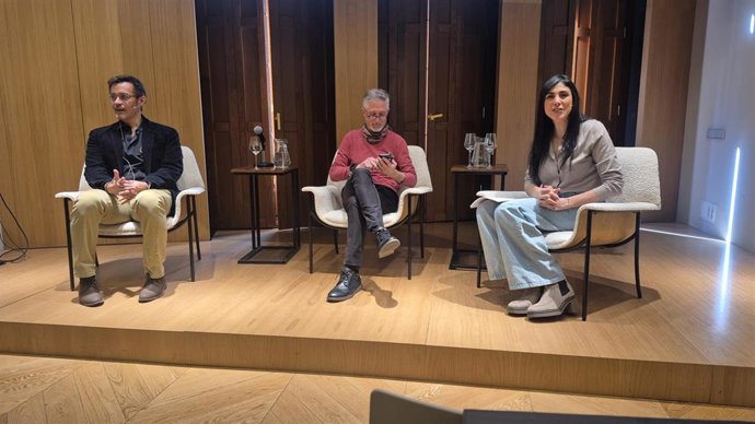 El acto 'La guerra de Irán: el legado tóxico y la amenaza nuclear'.