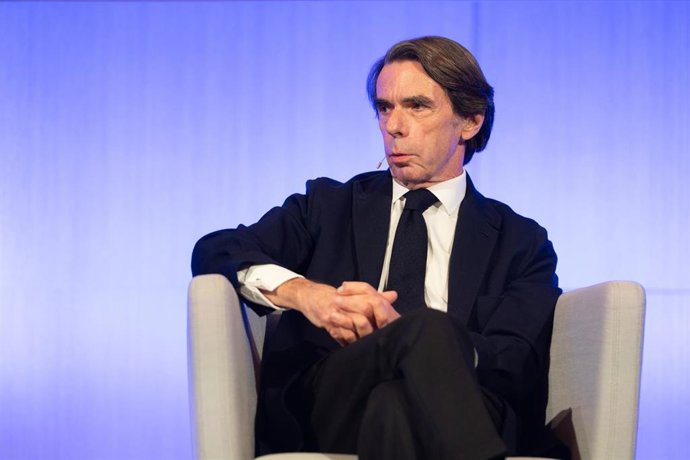 El expresidente del Gobierno José María Aznar durante la presentación del libro ‘Una verdad incómoda’, del exministro del Interior Jaime Mayor Oreja, a 11 de marzo de 2026, en Madrid (España). En la obra, el exministro del Interior rememora sus primeros p