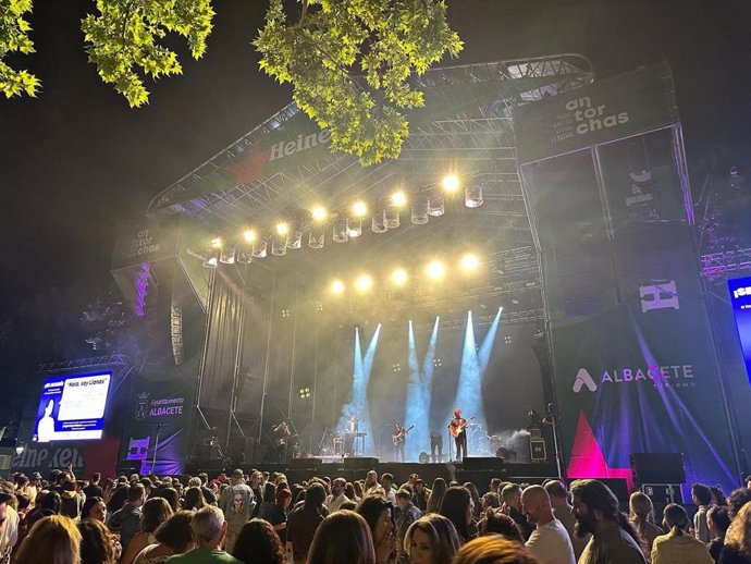 Actuación del Concurso de Música Moderna 'Memorial Alberto Cano'.