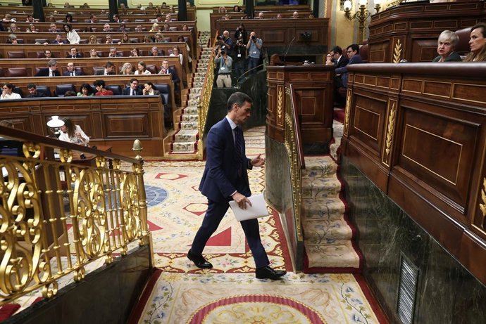 O presidente do Governo, Pedro Sánchez, durante uma sessão de controle do Governo no Congresso, em 25 de março de 2026, em Madri (Espanha). Sánchez e Feijóo se enfrentam nesta quarta-feira no plenário do Congresso, em meio à escalada da guerra no Irã, uma