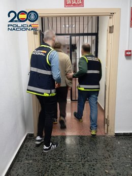 Detenido por un presunto asalto violento a un recaudador de máquinas recreativas en Toledo.