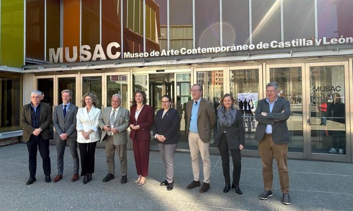 Representantes de la Universidad de León, la Junta de Castilla y León y el Musac momentos antes de presentar el estudio sobre el impacto económico y social de la Semana Santa 2025 de León.