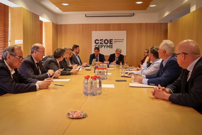 Reunión de trabajo celebrada por el Comité Ejecutivo de CEOE Cepyme Salamanca y la Junta Directiva de CEOE Castilla y León.