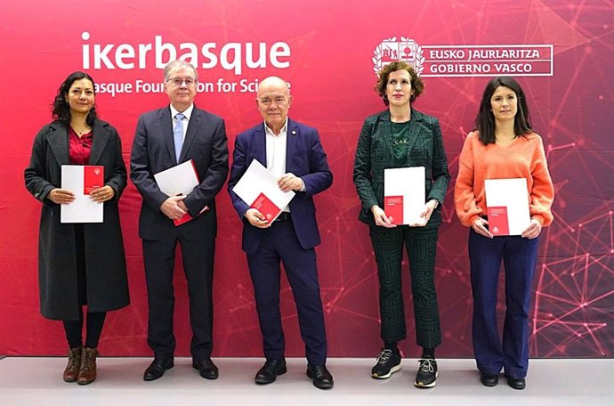 Mariana Medina, Fernando Cossío, Juan Ignacio Pérez, Amaia Esquisabel e Irati Garmendia