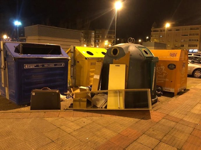 Por La Rioja alerta de la "acumulación de basuras y residuos en las calles de Logroño" con "contenedores saturados"