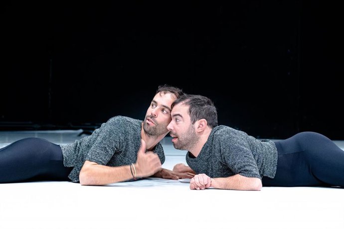 Los hermanos Papachristou interrogan la "validez" del cuerpo en el Teatre Lliure de Barcelona