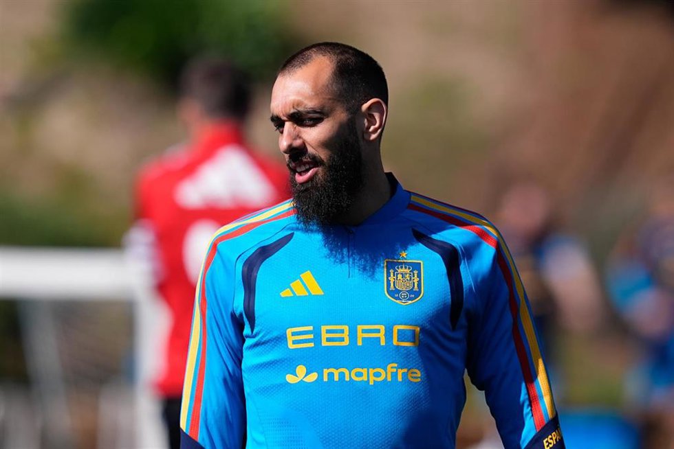 Borja Iglesias durante el entrenamiento de la selección española en la Ciudad del Fútbol de Las Rozas
