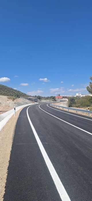 Vista de la nueva conexión sur del polígono industrial de Albox (Almería) con la A-334.