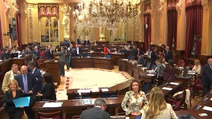 Uno de los momentos del pleno del Parlament de este martes.