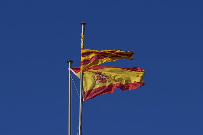 Archivo - Banderas ondeando, a 12 de febrero de 2026, en Barcelona, Catalunya (España)