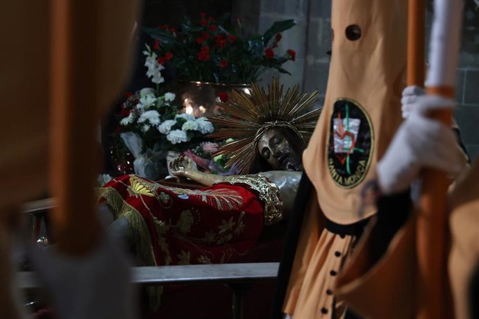 Archivo - El Cristo de la Sangre durante la misa del Jueves Santo en la Iglesia de la Sangre, a 6 de abril de 2023, en Palma, Mallorca, Islas Baleares (España).