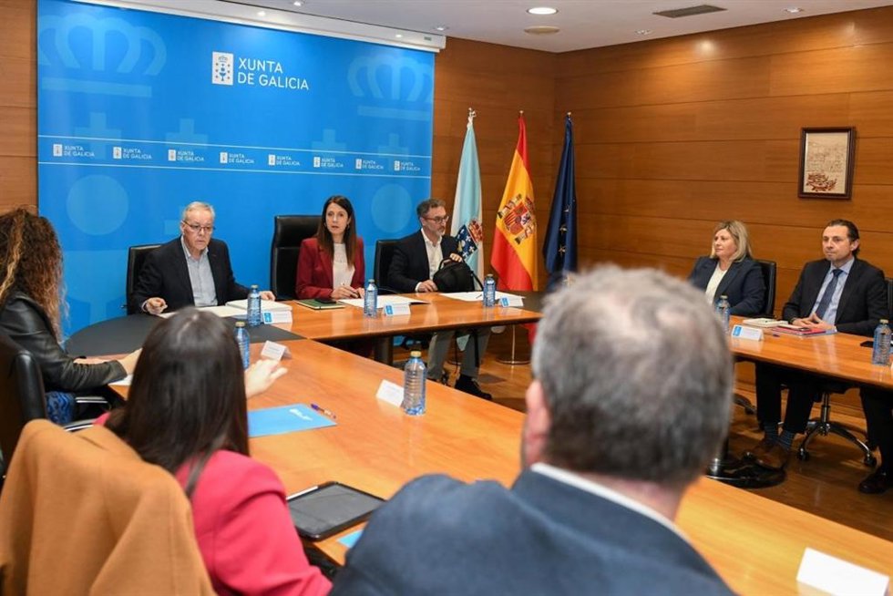 La Conselleira Do Medio Rural, María José Gómez, Se Reúne Con Distribución Láctea