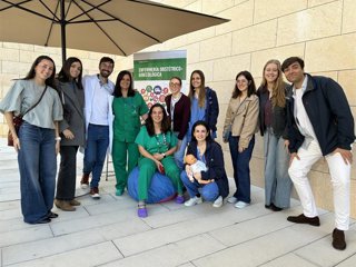El estand de Ginecología en la IX Jornada de Puertas Abiertas del Hospital Reina Sofía de Córdoba.