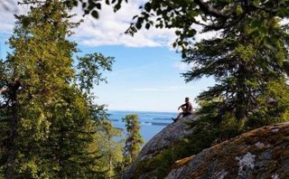 Finlandia lanza una ofensiva turística para exportar su modelo de felicidad a través del retiro en la naturaleza