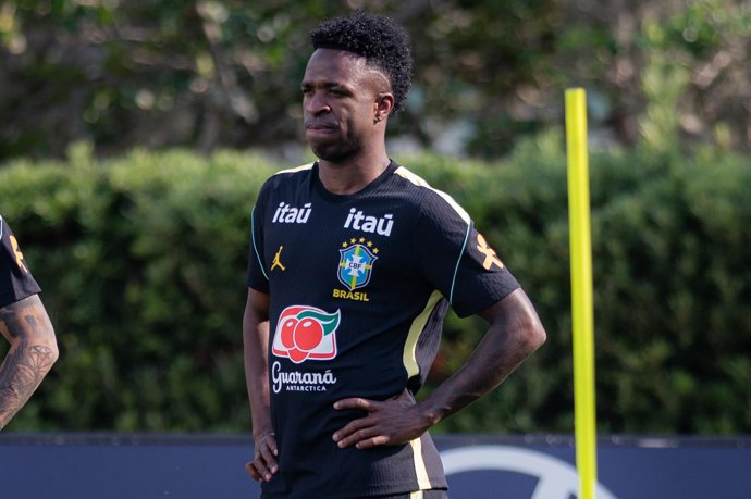 El delantero del Real Madrid y la selección brasileña Vinícius Júnior, en un entrenamiento con Brasil.