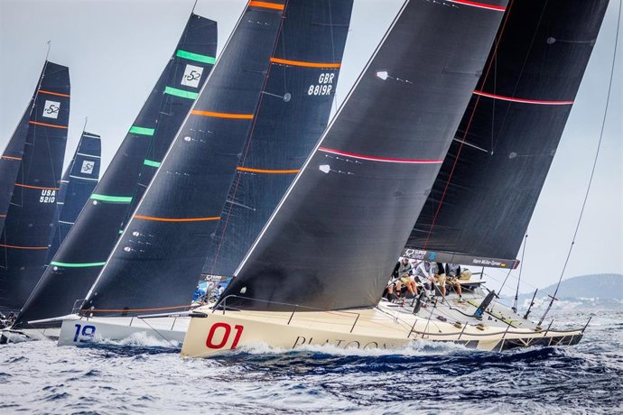 TP52s, en anteriores ediciones de la regata del RCNP.