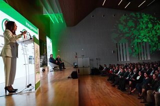 La consejera de Fomento, Articulación del Territorio y Vivienda, Rocío Díaz, interviene en Córdoba en el acto de apertura del VI Congreso Andaluz de Carreteras. 