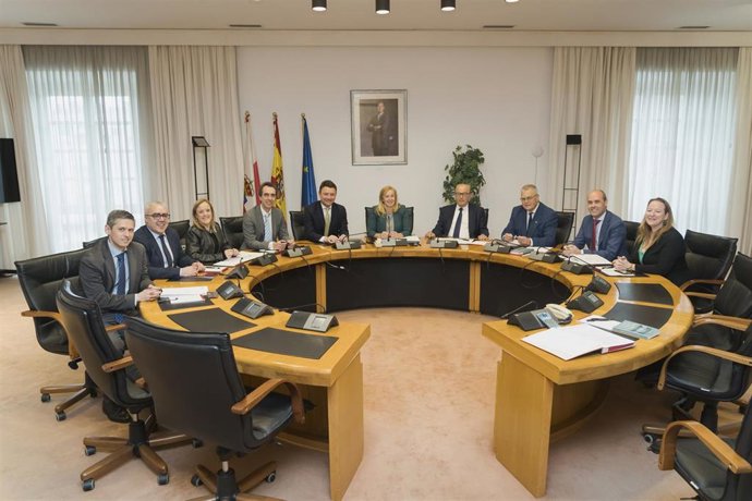 Archivo - Reunión de la Mesa del Parlamento y la Junta de Portavoces.