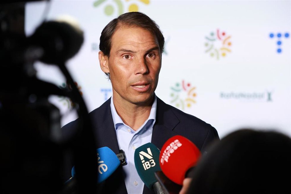Rafa Nadal atiende a los medios de comunicación a su llegada al photocall de los IV Premios Fundación Rafa Nadal, a 25 de marzo de 2026, en Marratxi, Mallorca, Islas Baleares (España). Unos galardones impulsados por la Fundación Rafa Nadal, en colaboració