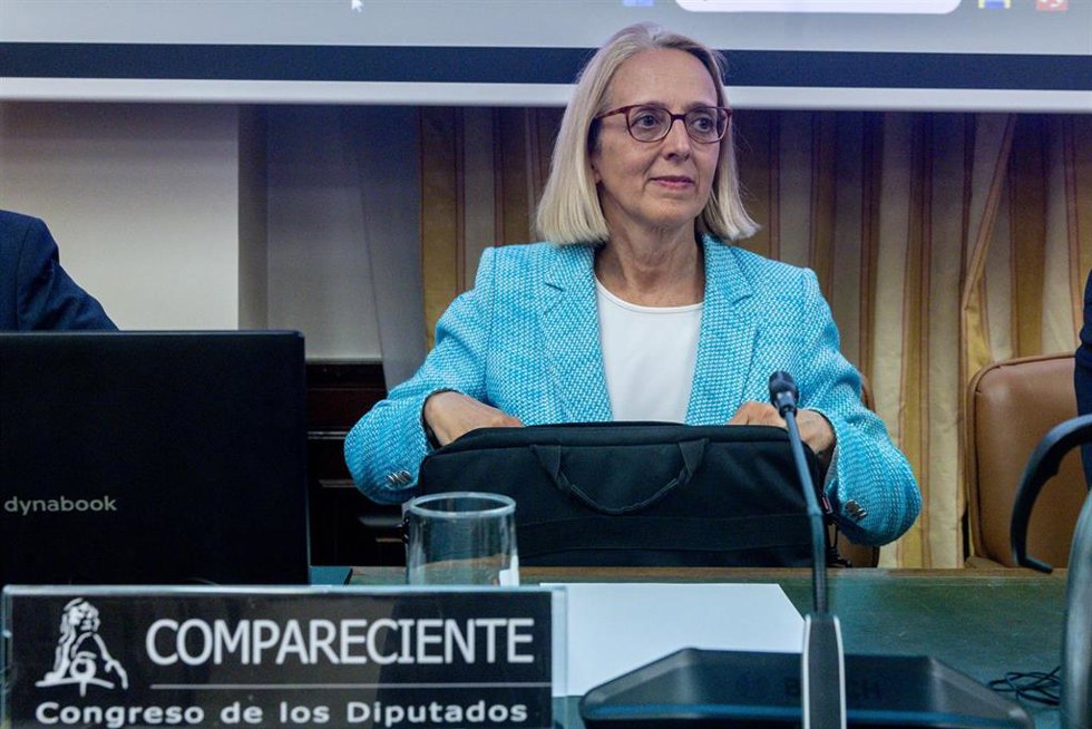 La candidata propuesta como presidenta de la Autoridad Independiente de Responsabilidad Fiscal, Inés Olóndriz de Moragas, comparece ante la Comisión de Hacienda y Función Pública, en el Congreso de los Diputados, a 25 de marzo de 2026, en Madrid (España).
