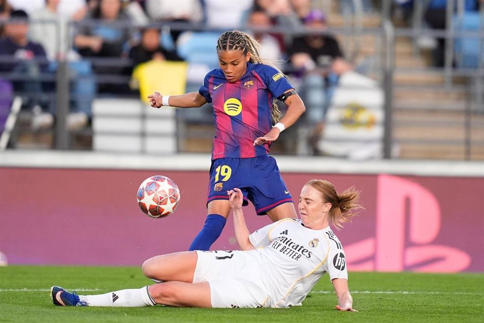 Vicky López, en un partido con el FC Barcelona contra el Real Madrid.