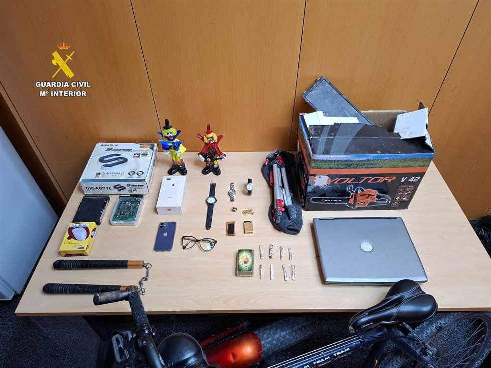 Seis detenidos por tres robos con fuerza en viviendas de Godella y Massarrojos