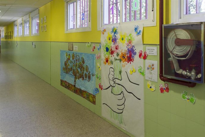 Archivo - Colegio, primaria, infantil, niño, niña, niños