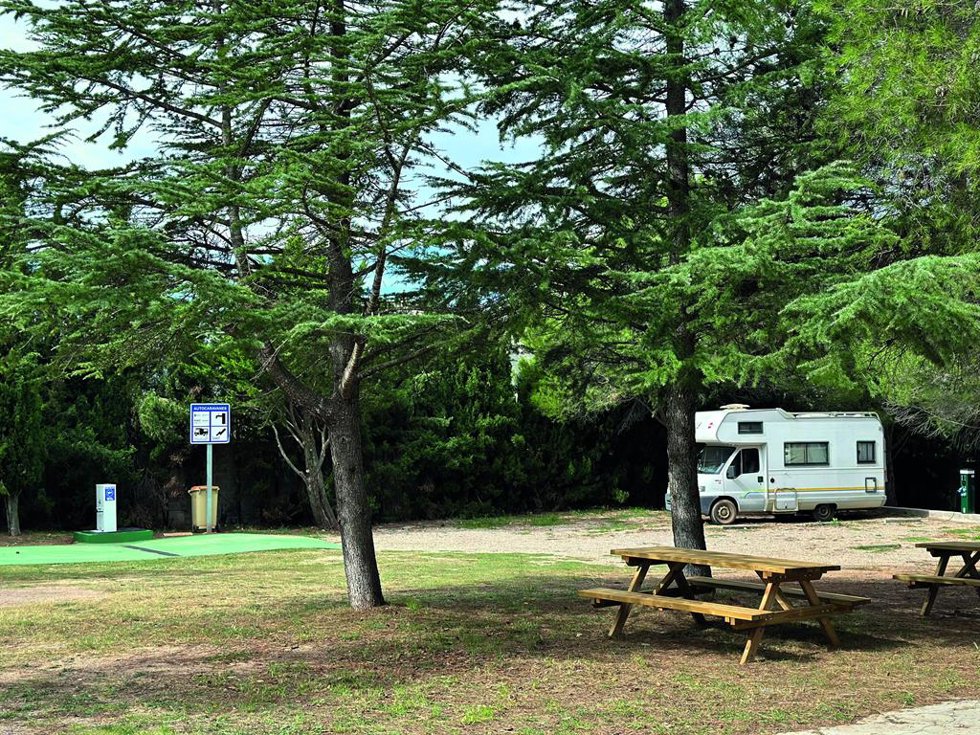 Archivo - Más de 100.000 vehículos caravaning viajarán por las carreteras españolas en Semana Santa, según Aseicar