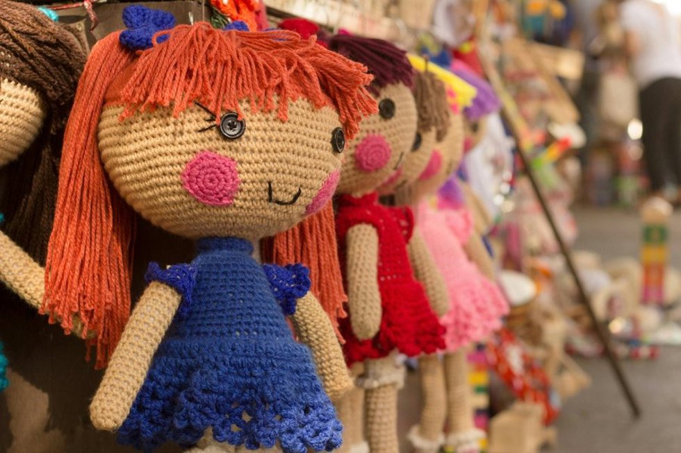 Un puesto de un mercado artesano