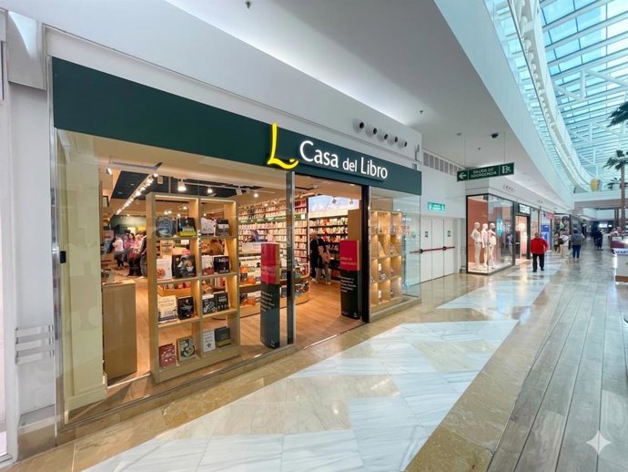 El centro comercial Miramar ha inaugurado este jueves la Casa del Libro, una de las cadenas de librerías más grandes de España.